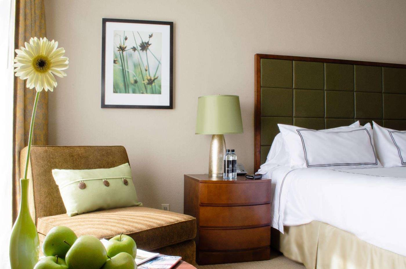 Radisson-Blu-Vancouver-Airport-Room-27