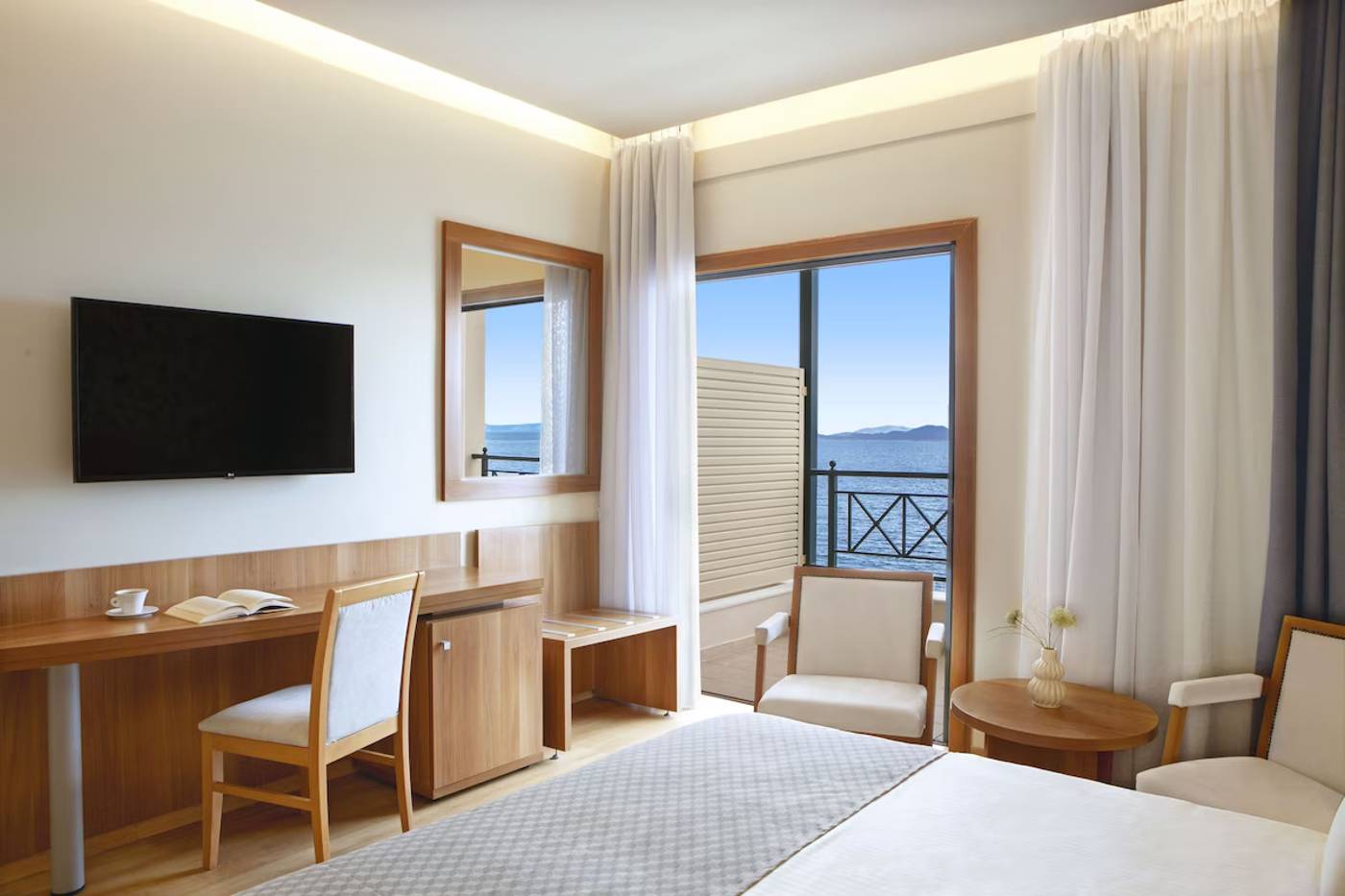 Ramada-Attica-Riviera-Room-26