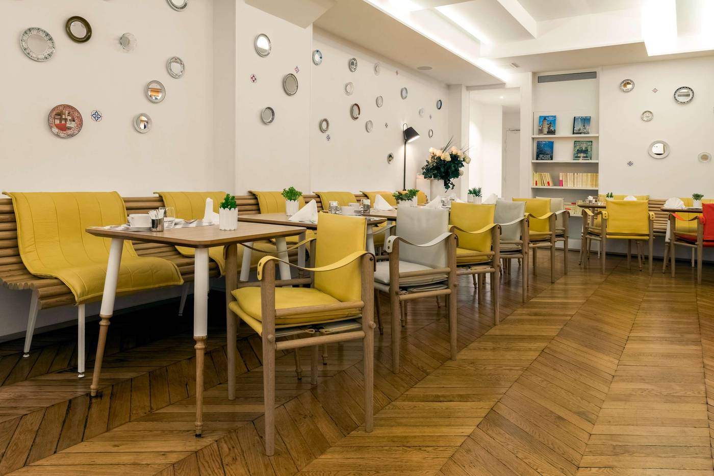 Hotel-34B-Astotel-Restaurant-48