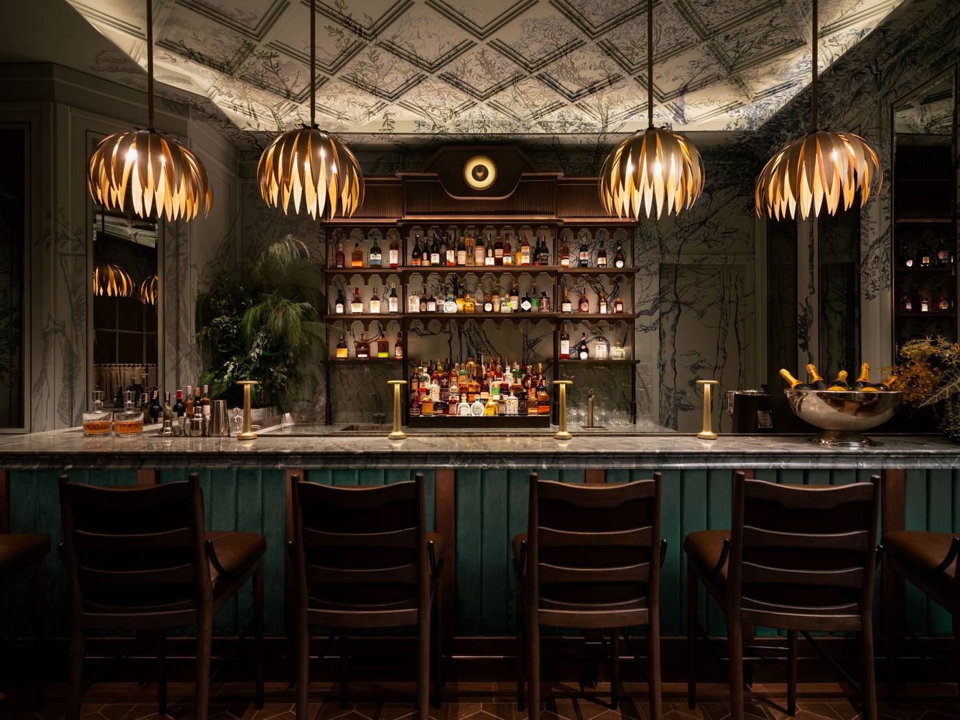 Dusit-Thani-Bangkok-Bar-19