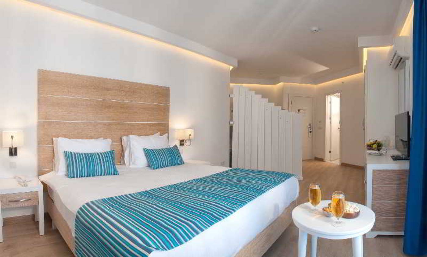 Garcia-Resort---Spa-Room-37