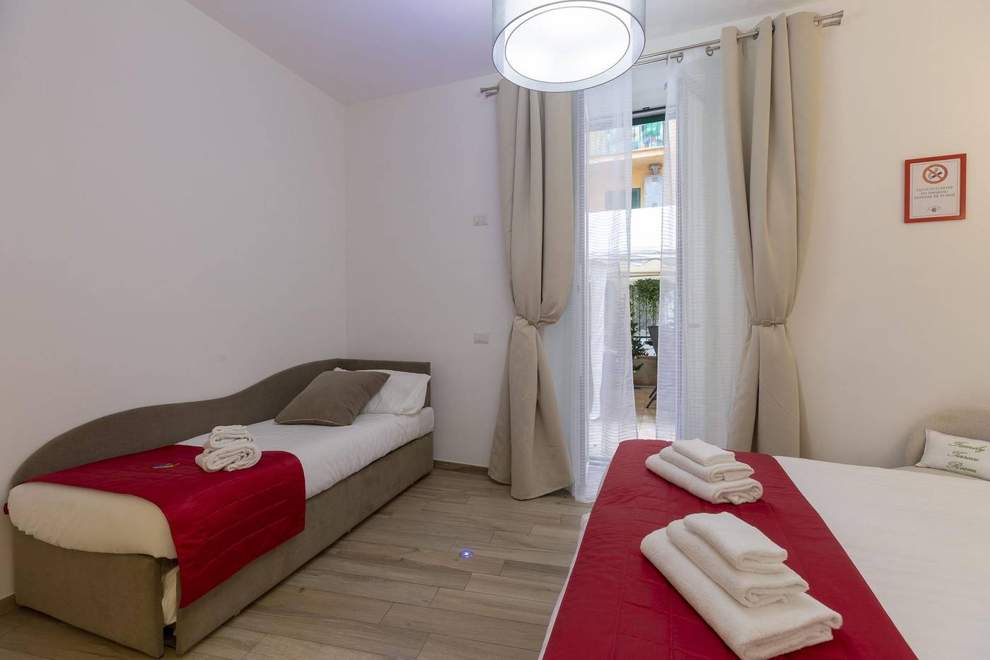 Flatinrome-Trastevere-Deluxe-Rooms-Room-21
