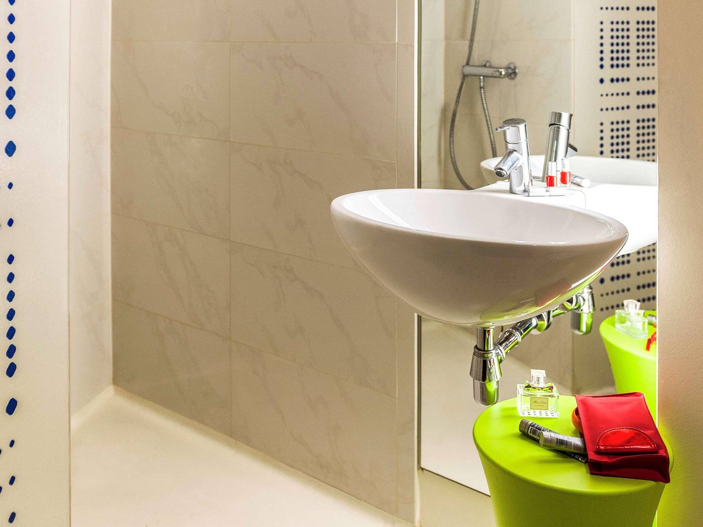 ibis-Styles-Amsterdam-Central-Station-Room-41