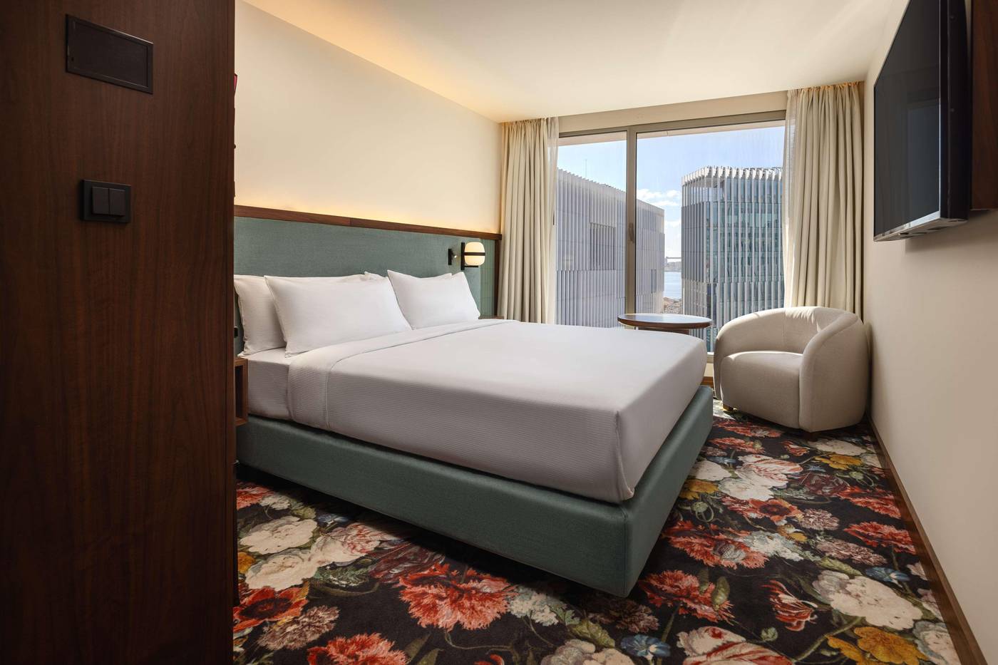 DUO-Hotel-Lisbon--Curio-Collection-By-Hilton-Room-18