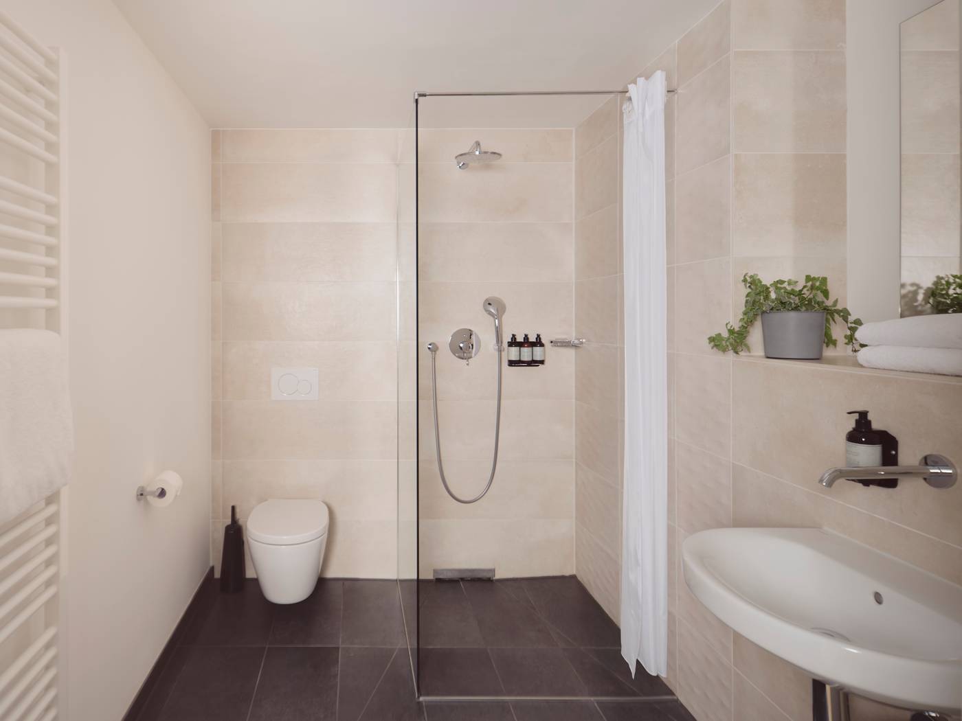 Schwan-Locke--Landwehrstrasse-Room-45