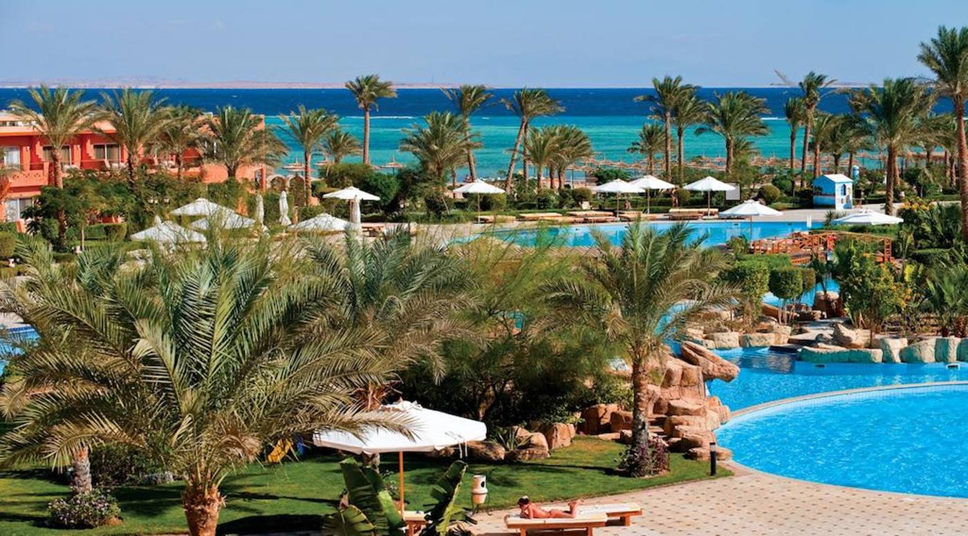 Amwaj-Oyoun-Resort---Spa-Beach-17