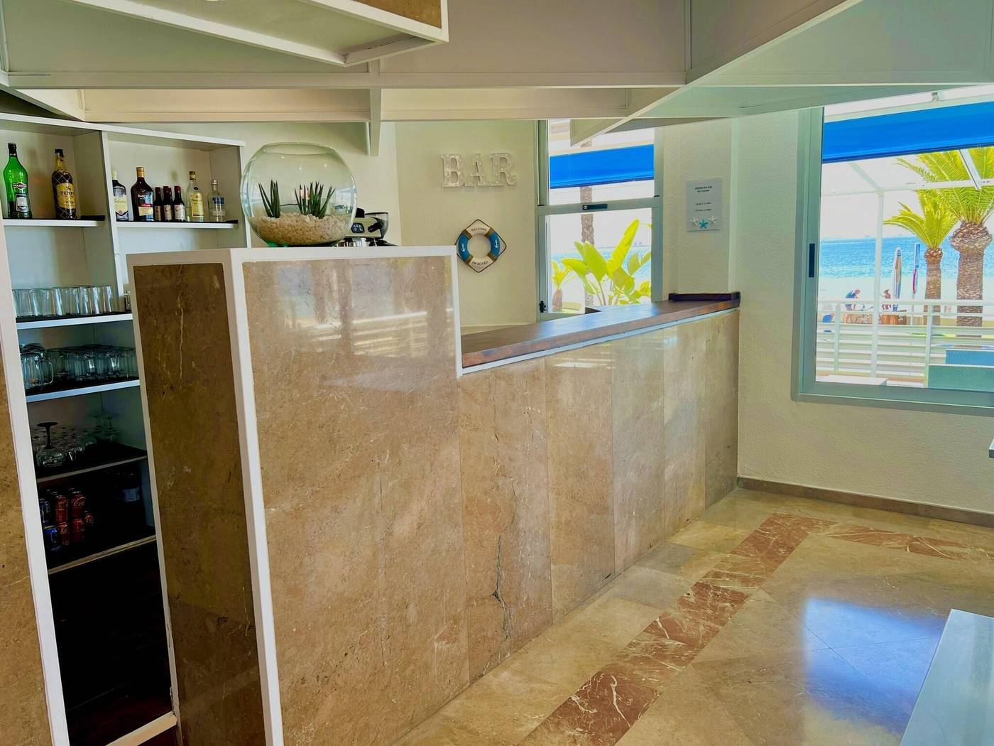 Hotel-Neptuno-Bar-23