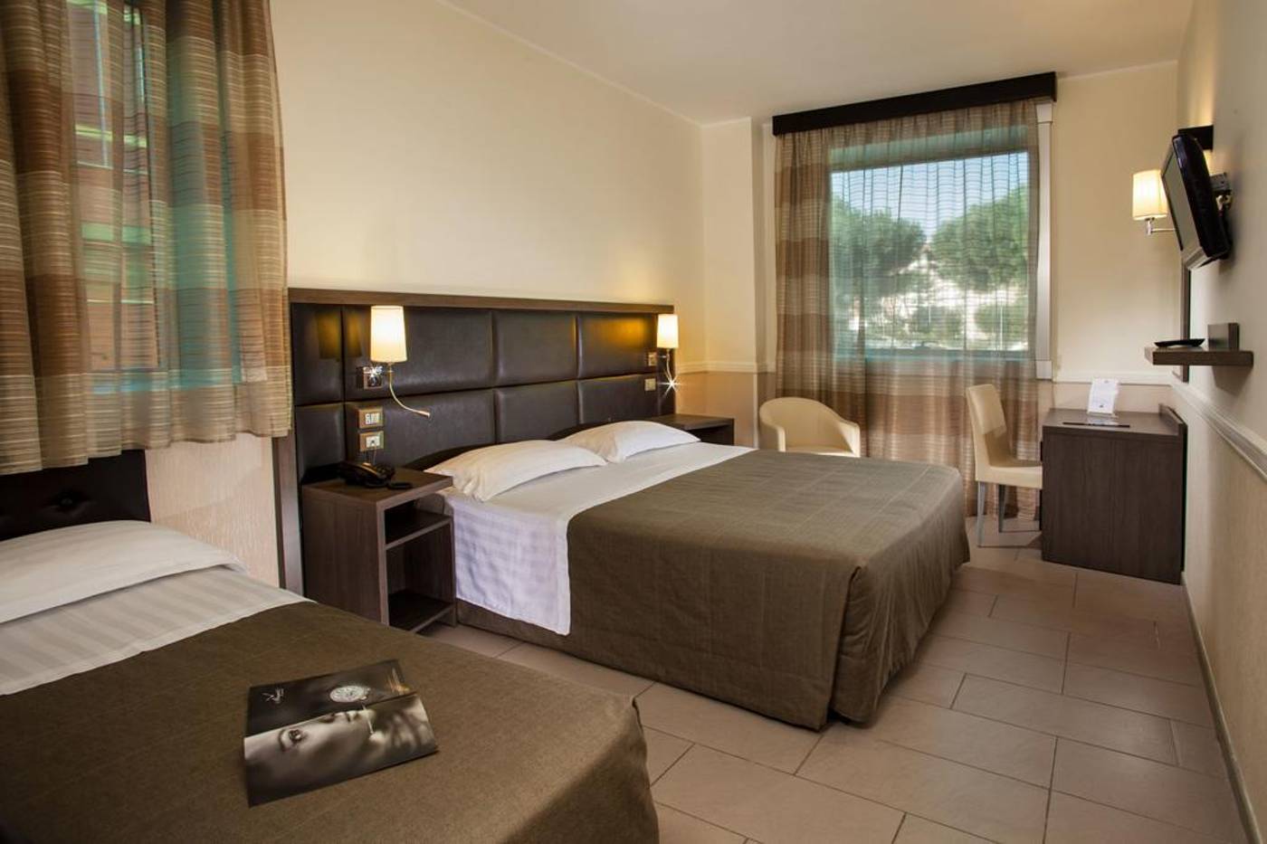 Artis-Hotel-Room-12