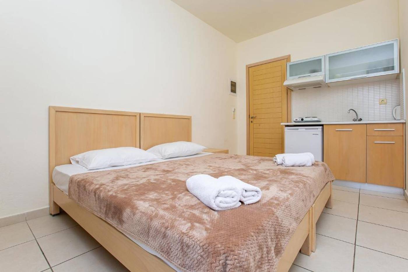 Hermes-Hotel-Room-11