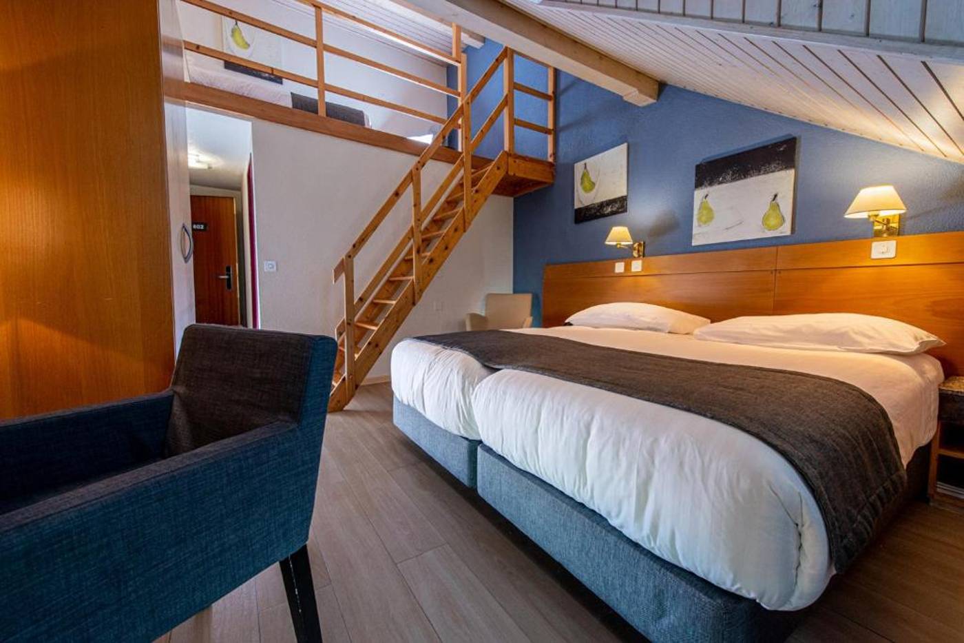 Des-Alpes-Geneva-Room-17