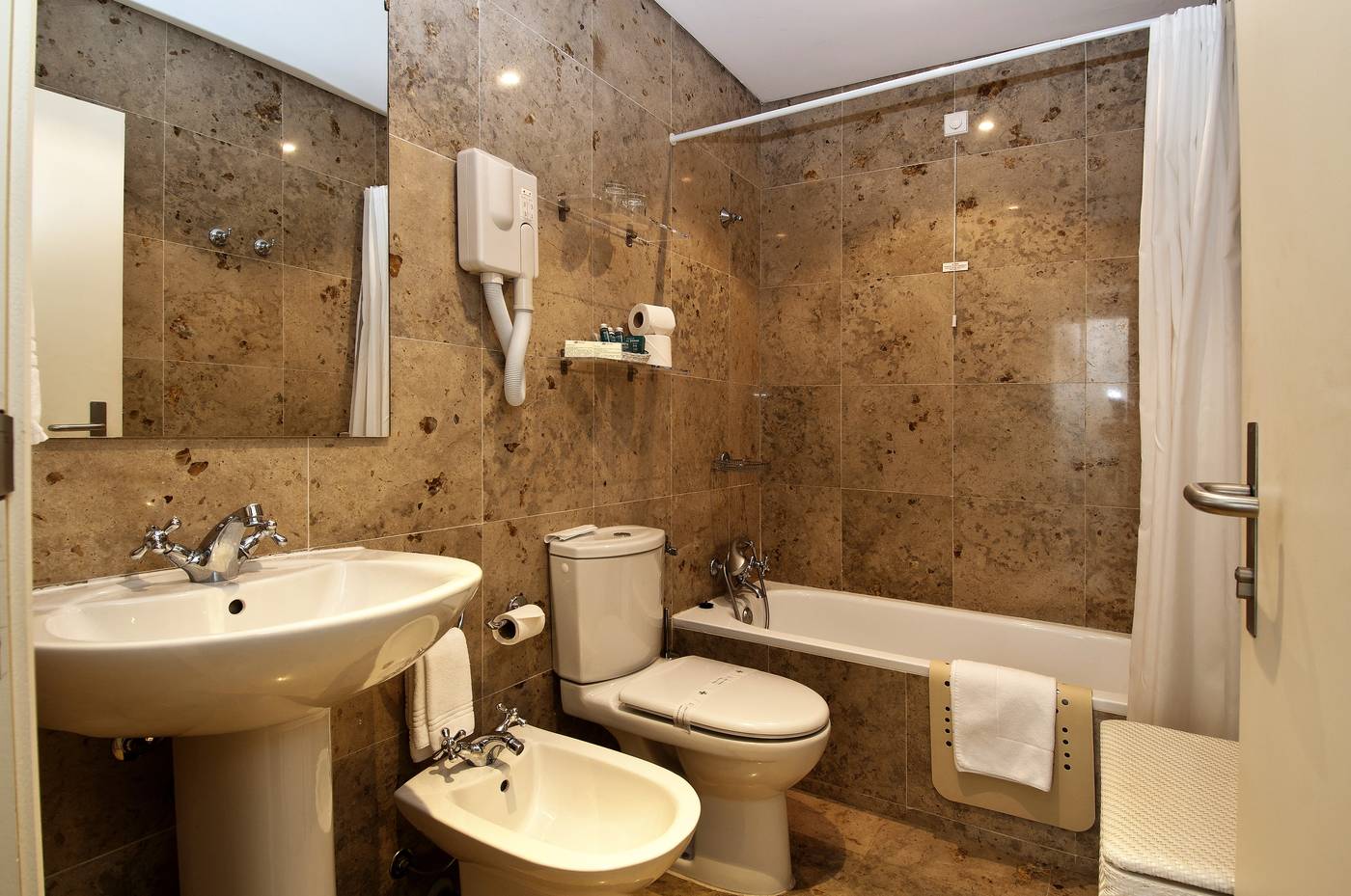 Villa-Termal-das-Caldas-de-Monchique-Spa-Resort-Room-32