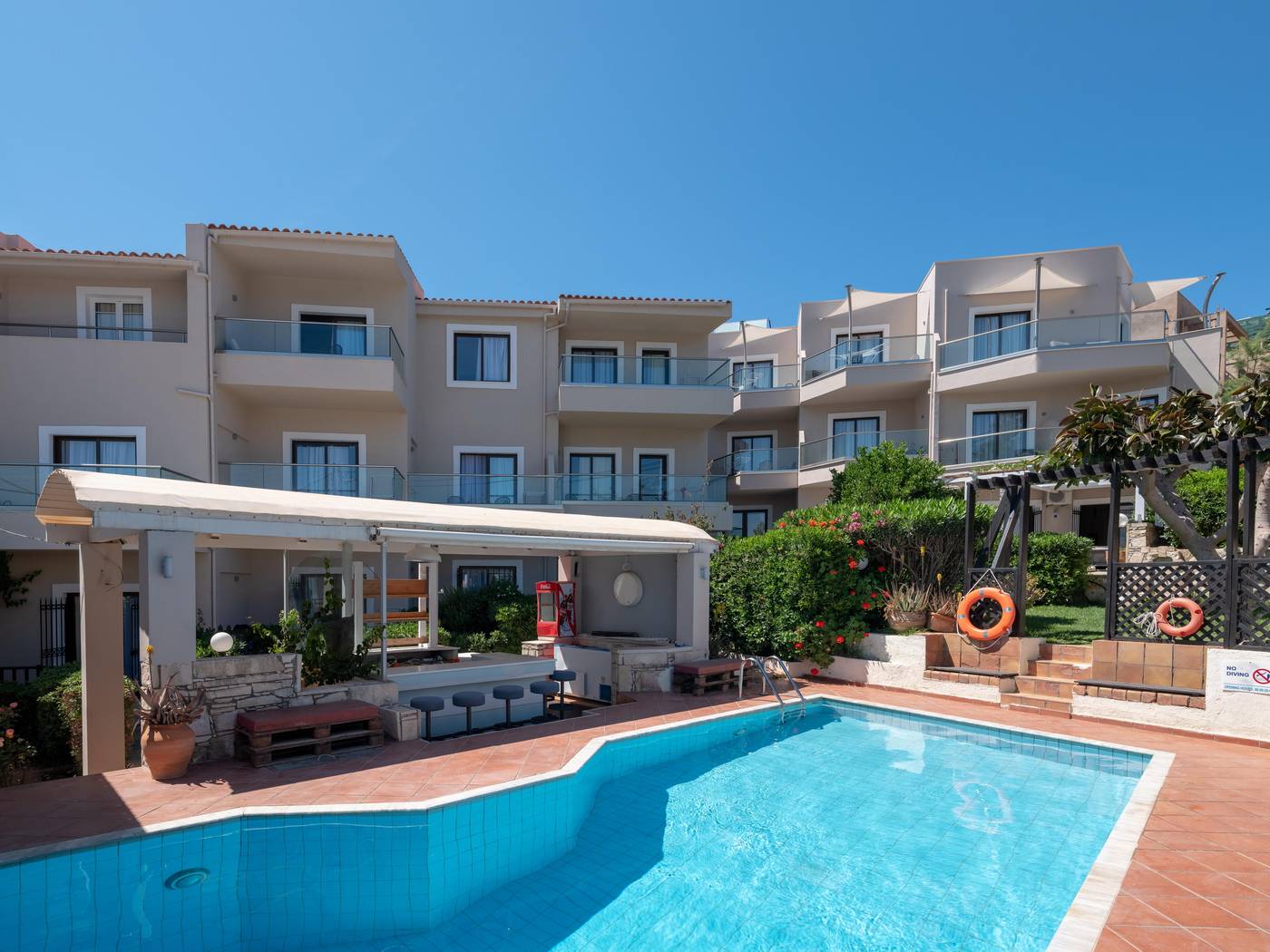 Eva-Mare-Hotel-and-Apartments---Adults-Only-Bar-1