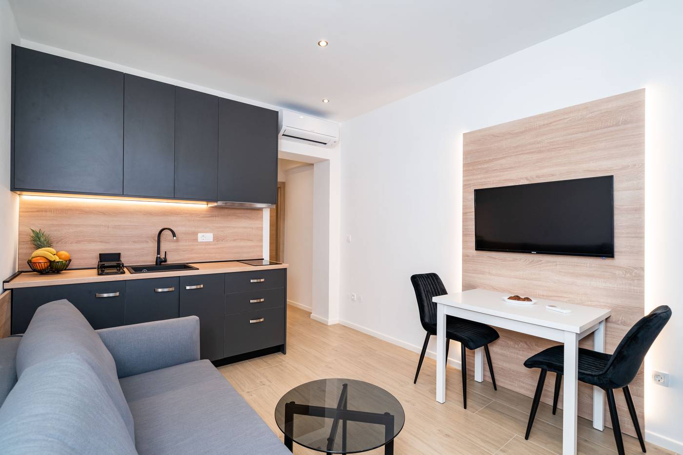 Bacan-Serviced-Apartments-Room-19