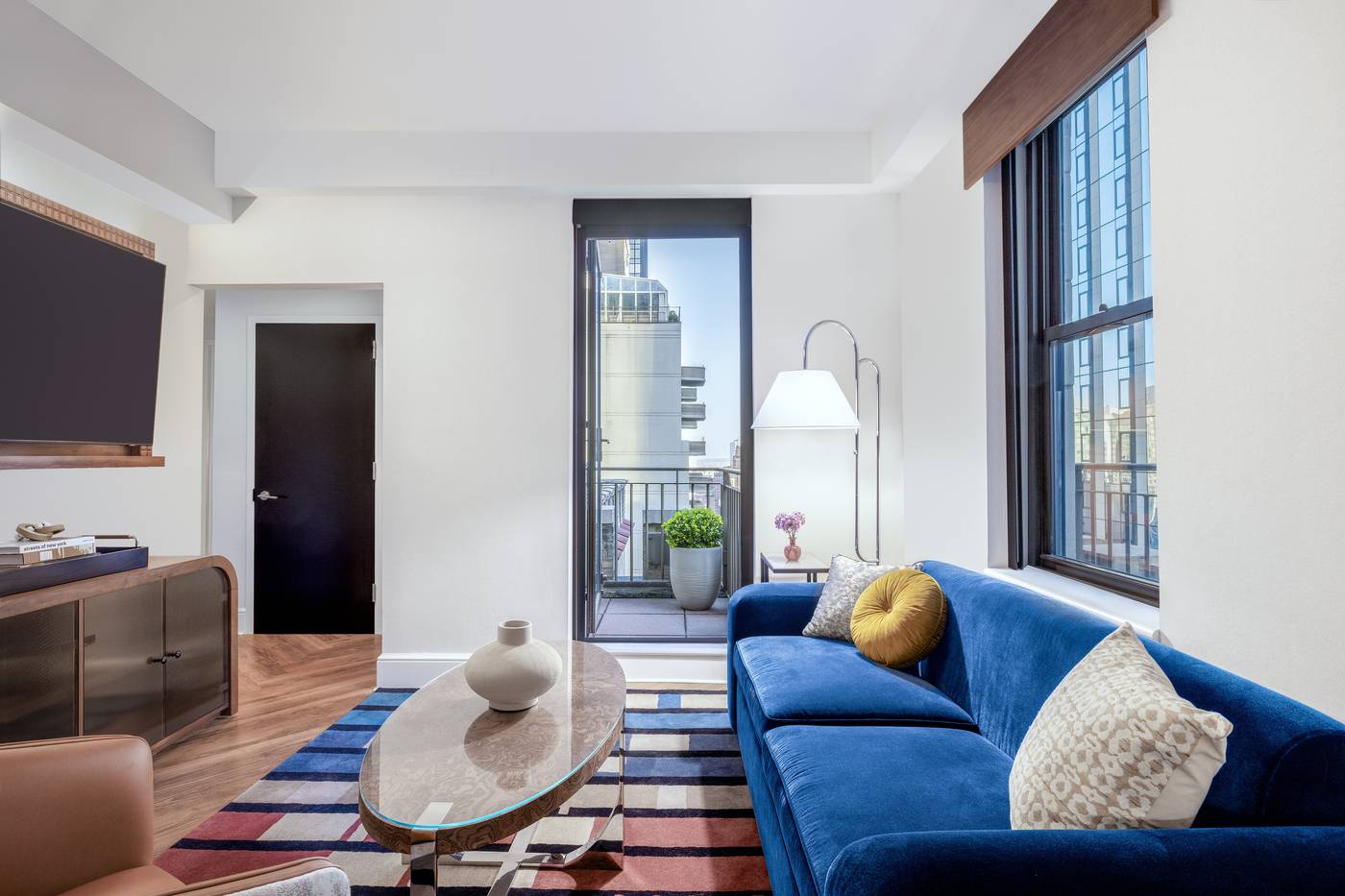 The-Benjamin-Royal-Sonesta-Hotel-Room-4