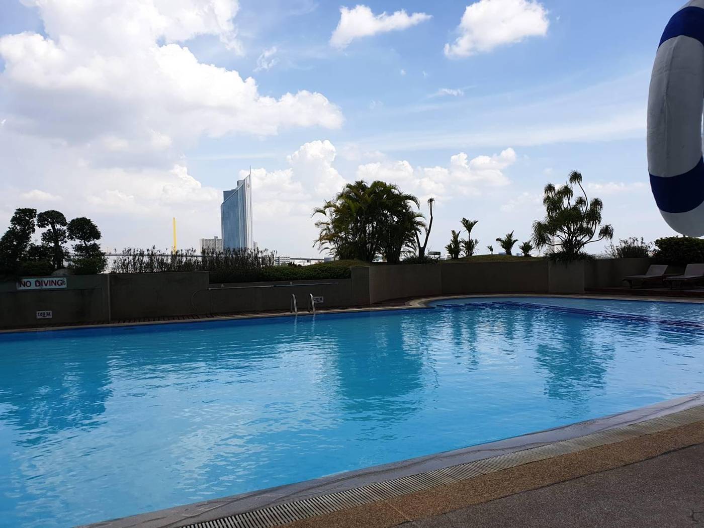 Montien-Riverside-Bangkok-Hotel-Restaurant-6