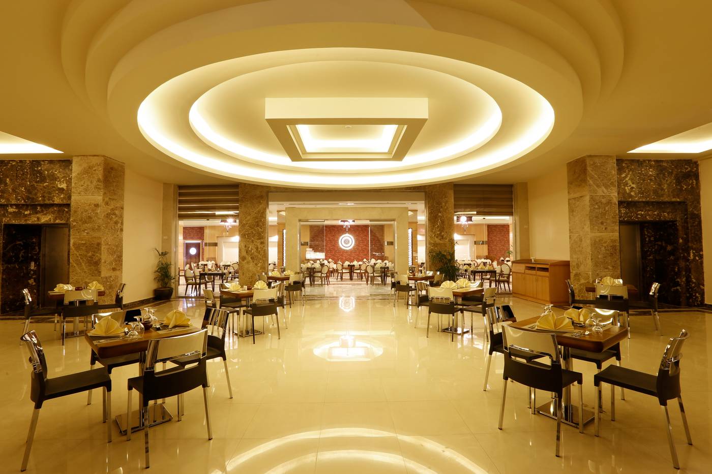 Albatros White Beach