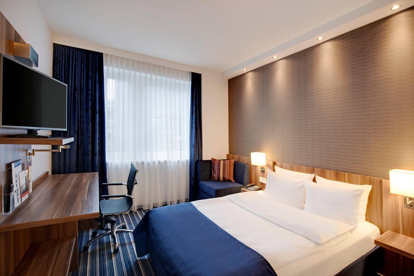 Holiday Inn Express Bremen Airport-Germany-Bremen-General view-10