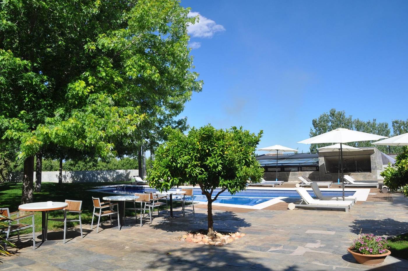 Mas-Passamaner-Terrace-3