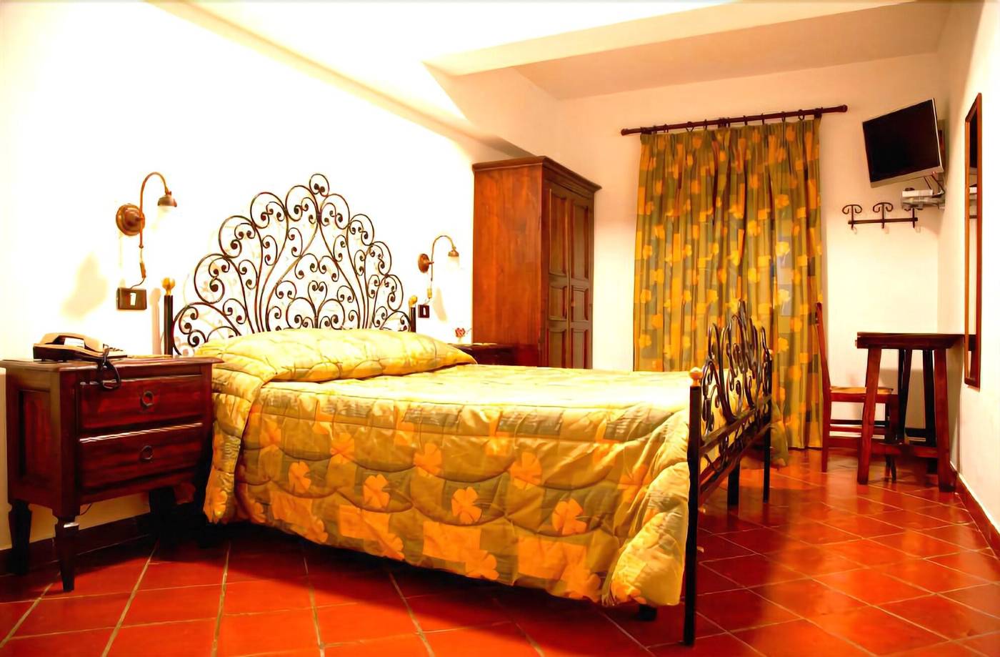 Hotel-Bucaneve-Room-7