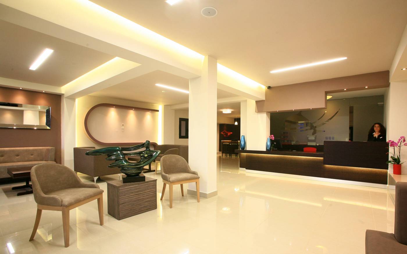Katrin-Suites---Adults-Only-Lobby-14