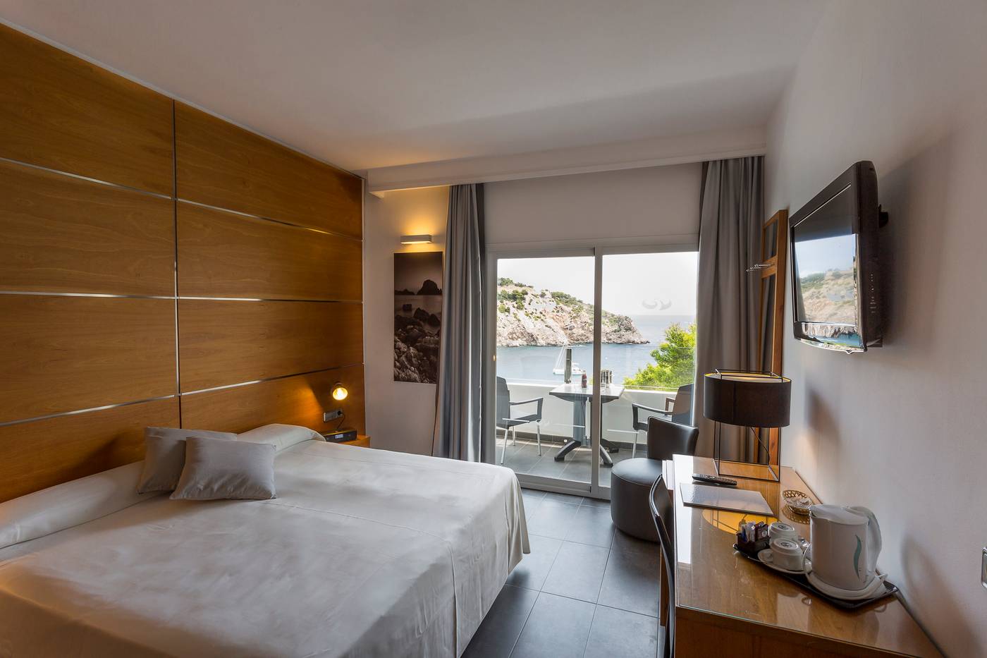 Palladium-Hotel-Cala-LLonga-Room-8