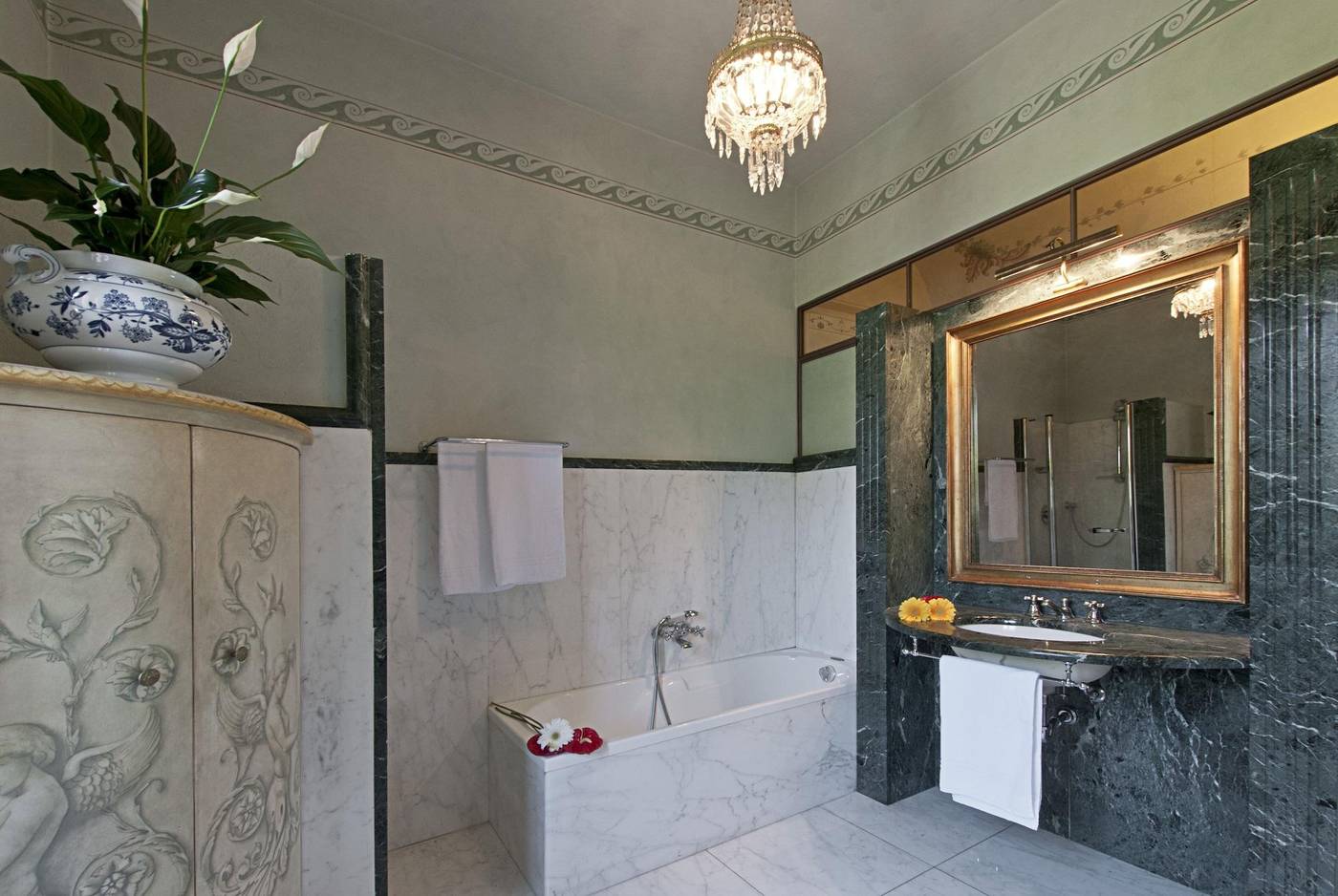 B-B-VillAmorosa-Room-30