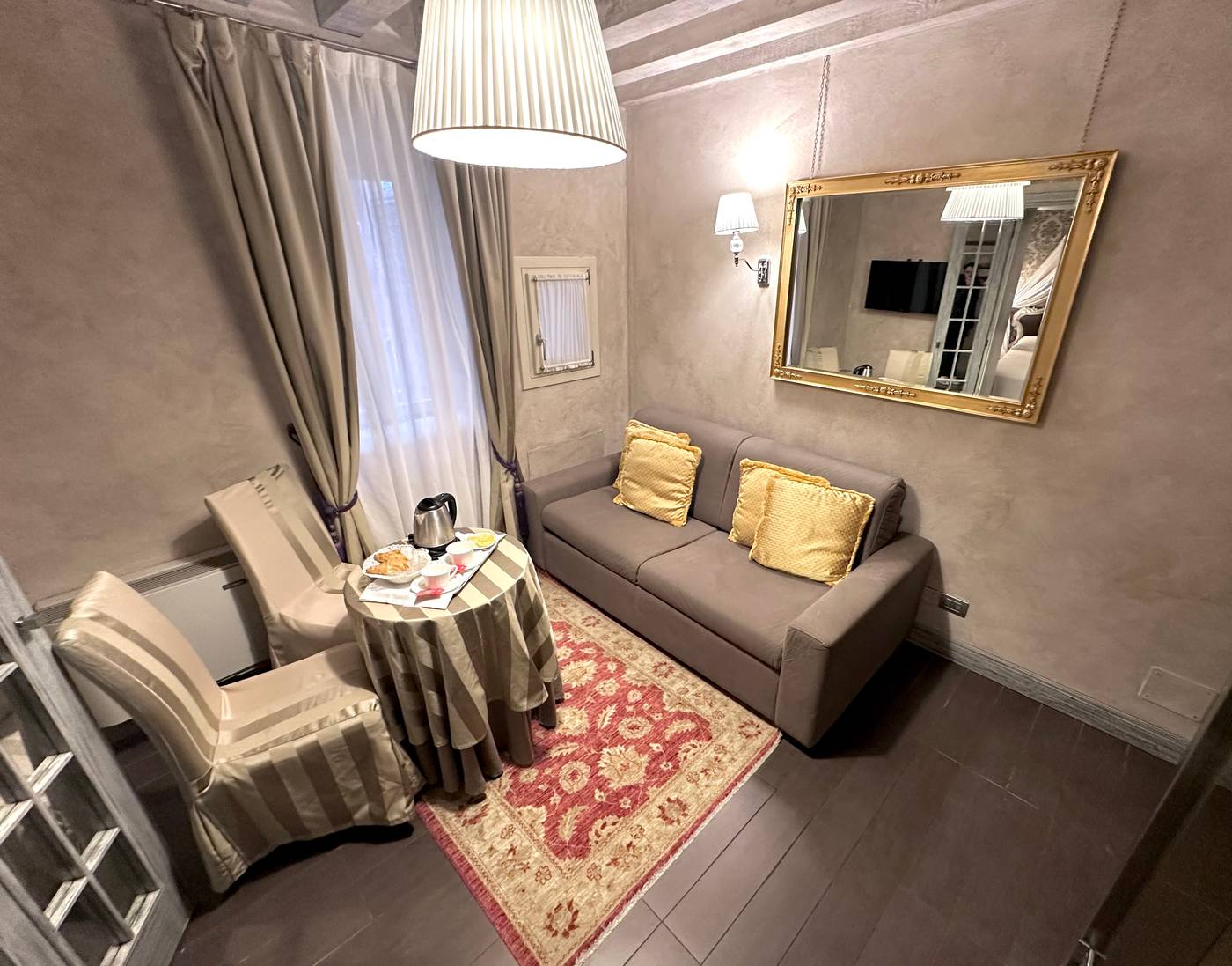 Hotel-Antiche-Figure-Room-31