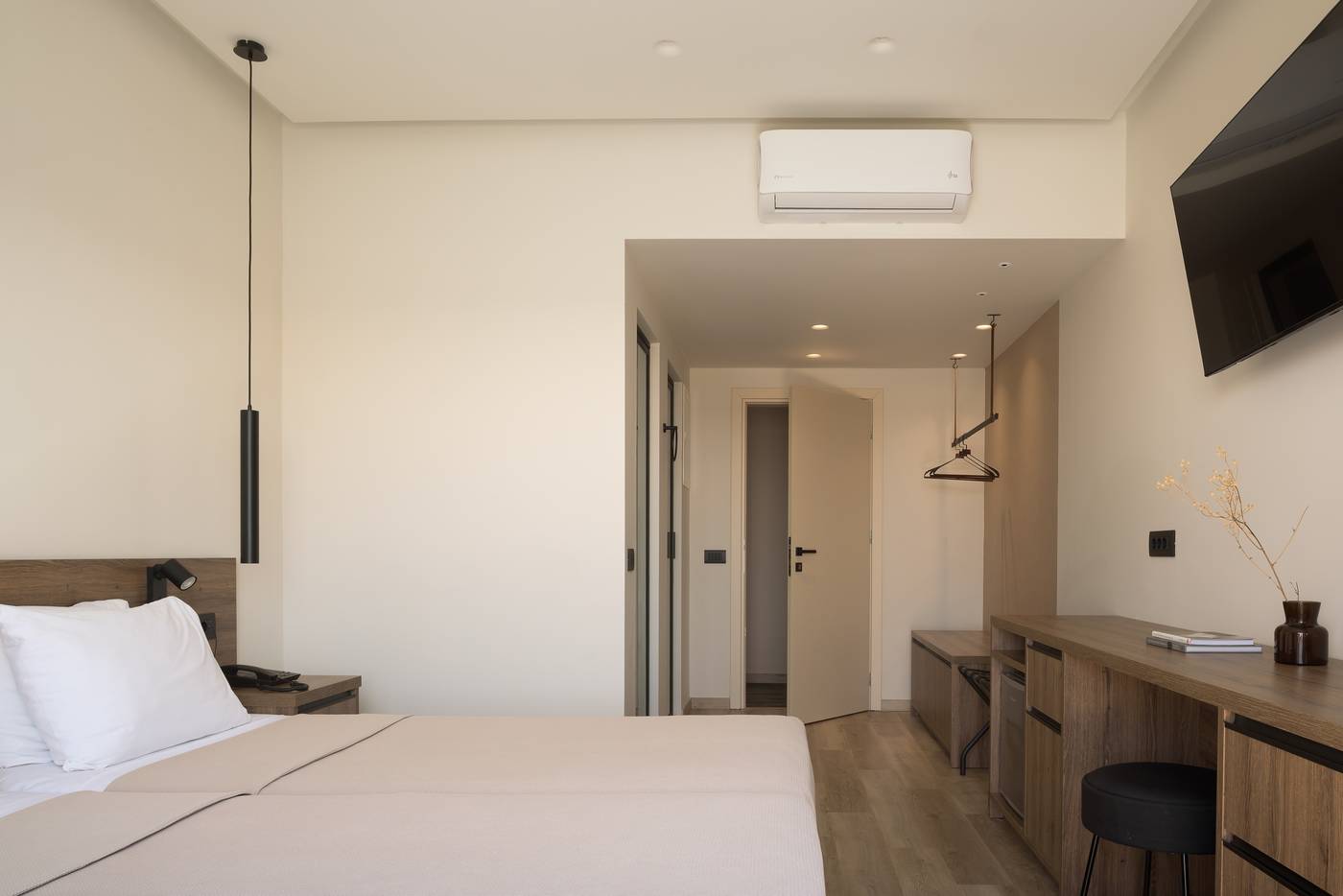 Sergios-Hotel-Room-54