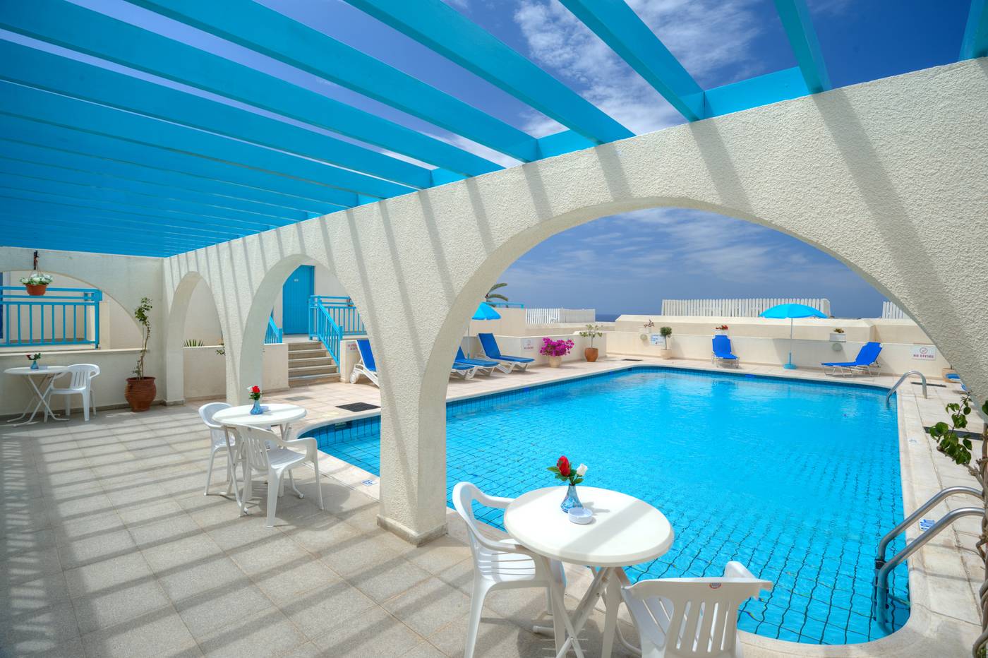 Sunny-Hill-Pool-18