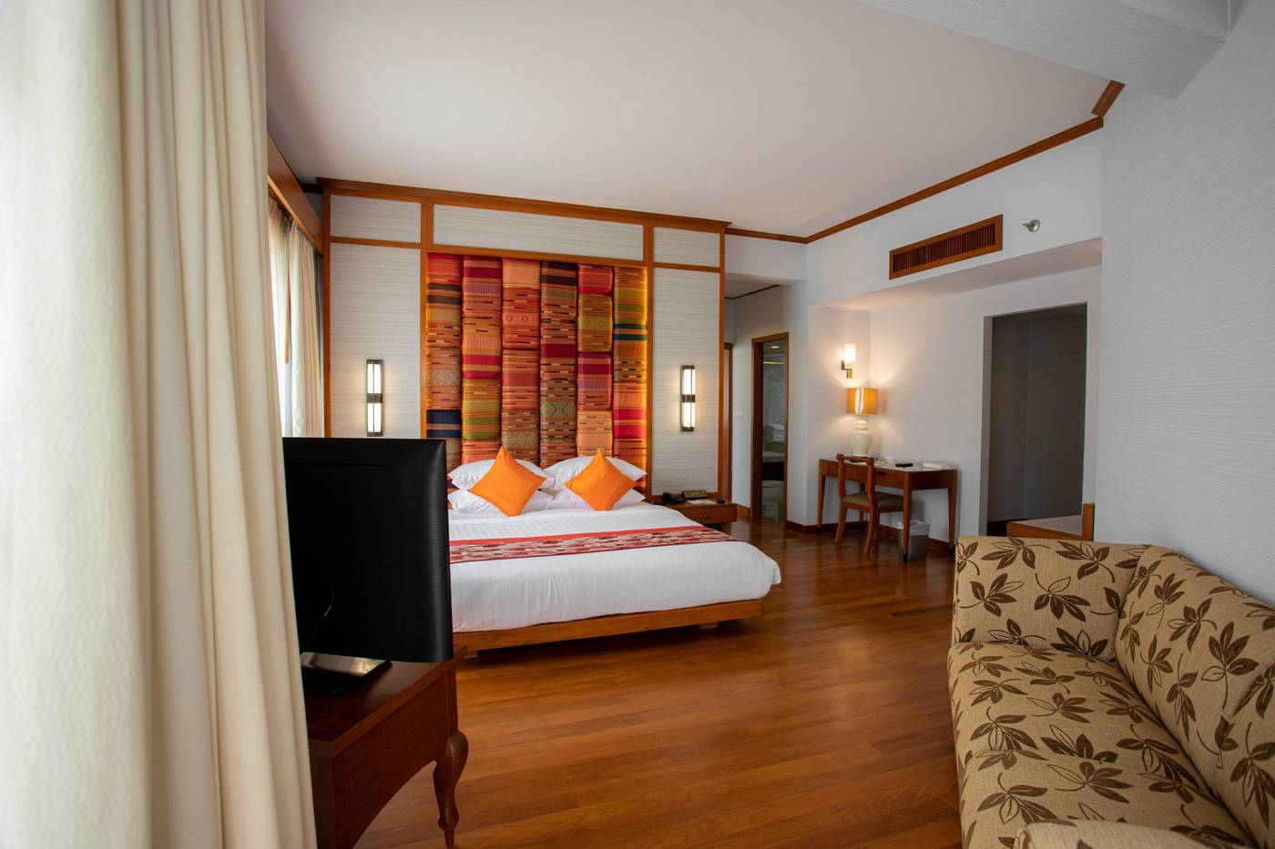 Royal-Paradise-Room-24