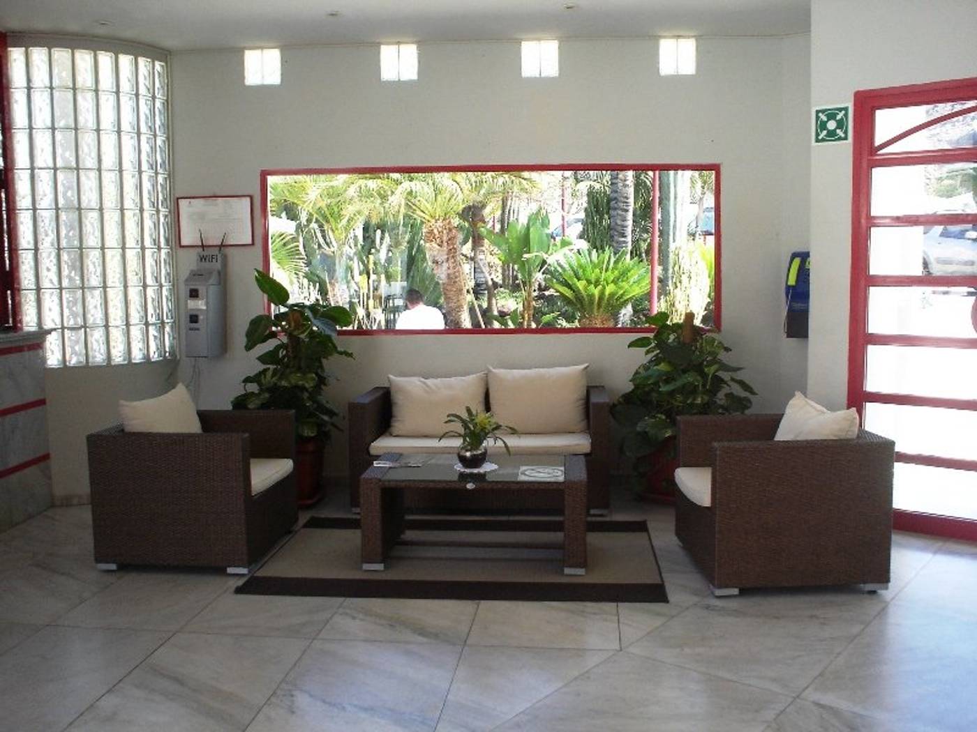 Guanabara-Park-Lobby-18