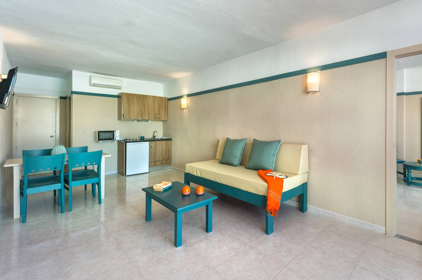 Club-Maritim-Room-27