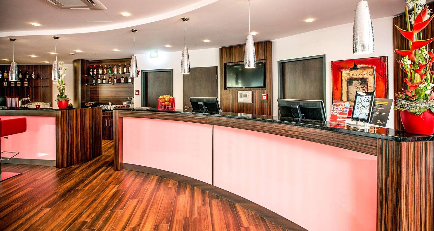 Best-Western-Plus-Plaza-Berlin-Kurfuerstendamm-Lobby-5
