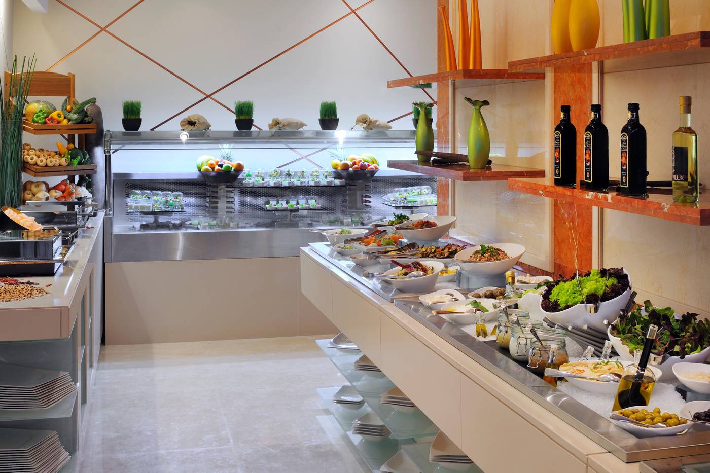 Movenpick-Hotel-Jumeirah-Lakes-Towers-Restaurant-18