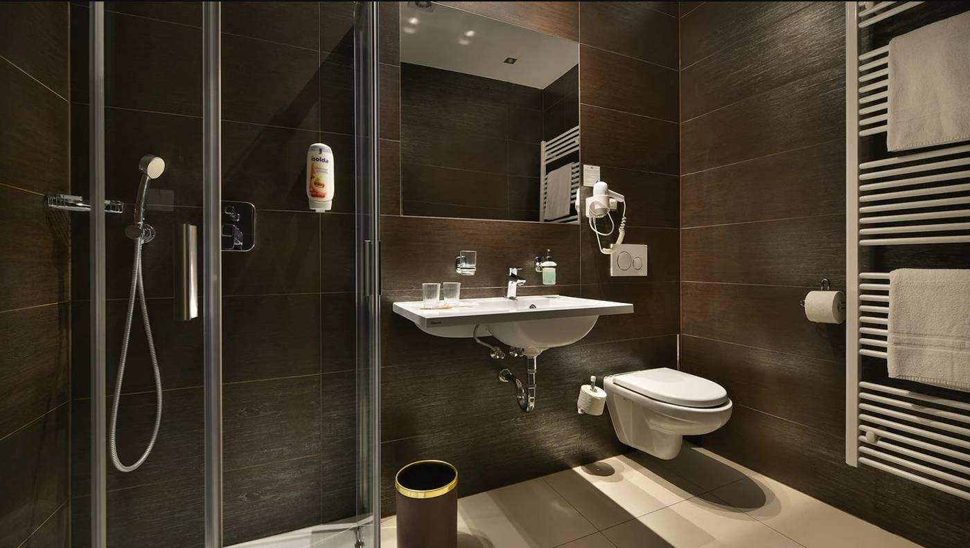 Prague Season-Czech Republic-PRAGUE-Room-9