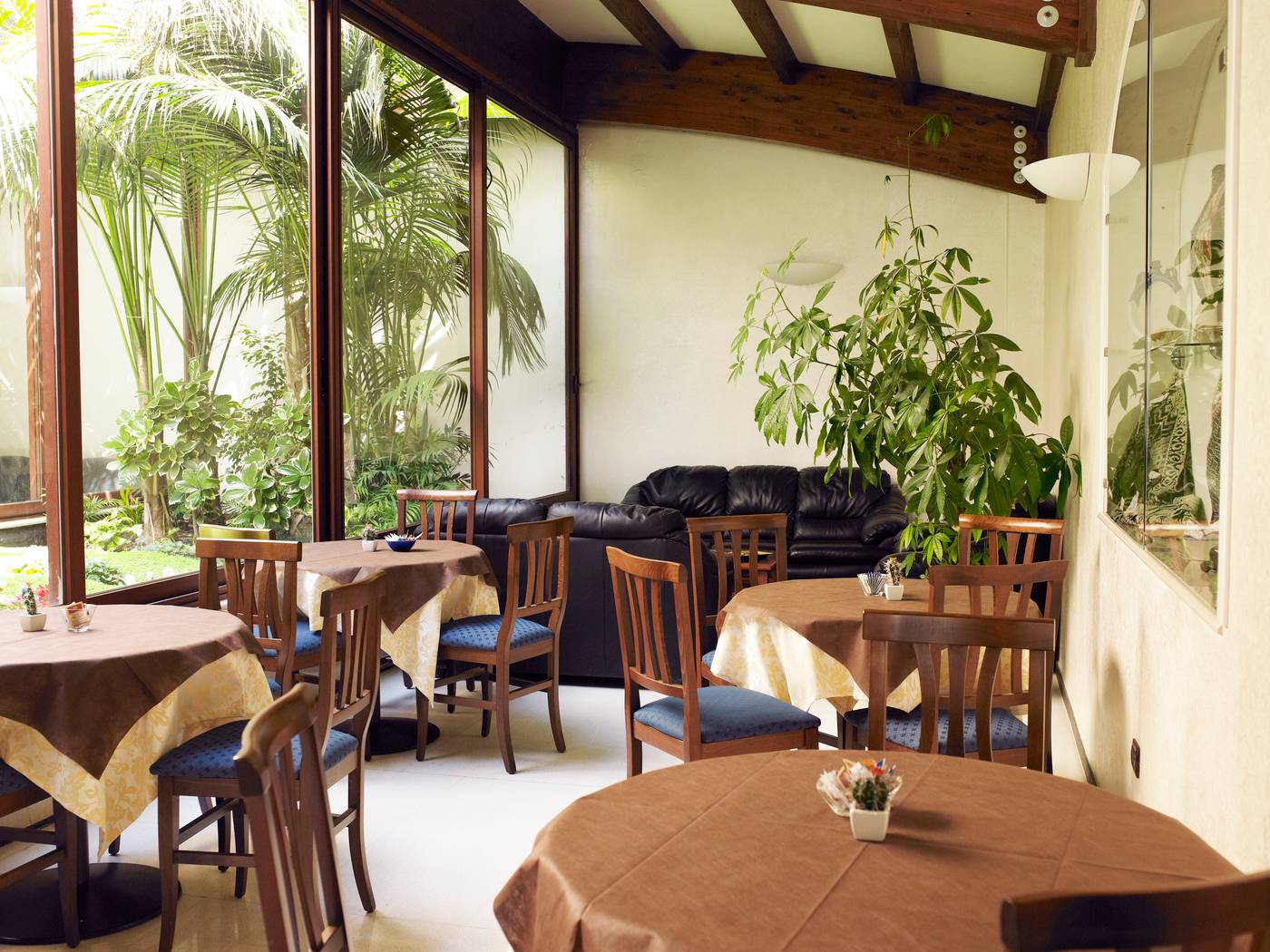 Le-Torri-Hotel-Bar-21