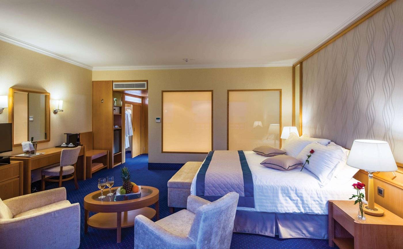 Constantinou-Bros-Athena-Royal-Beach-Hotel---Adults-Only-Room-22