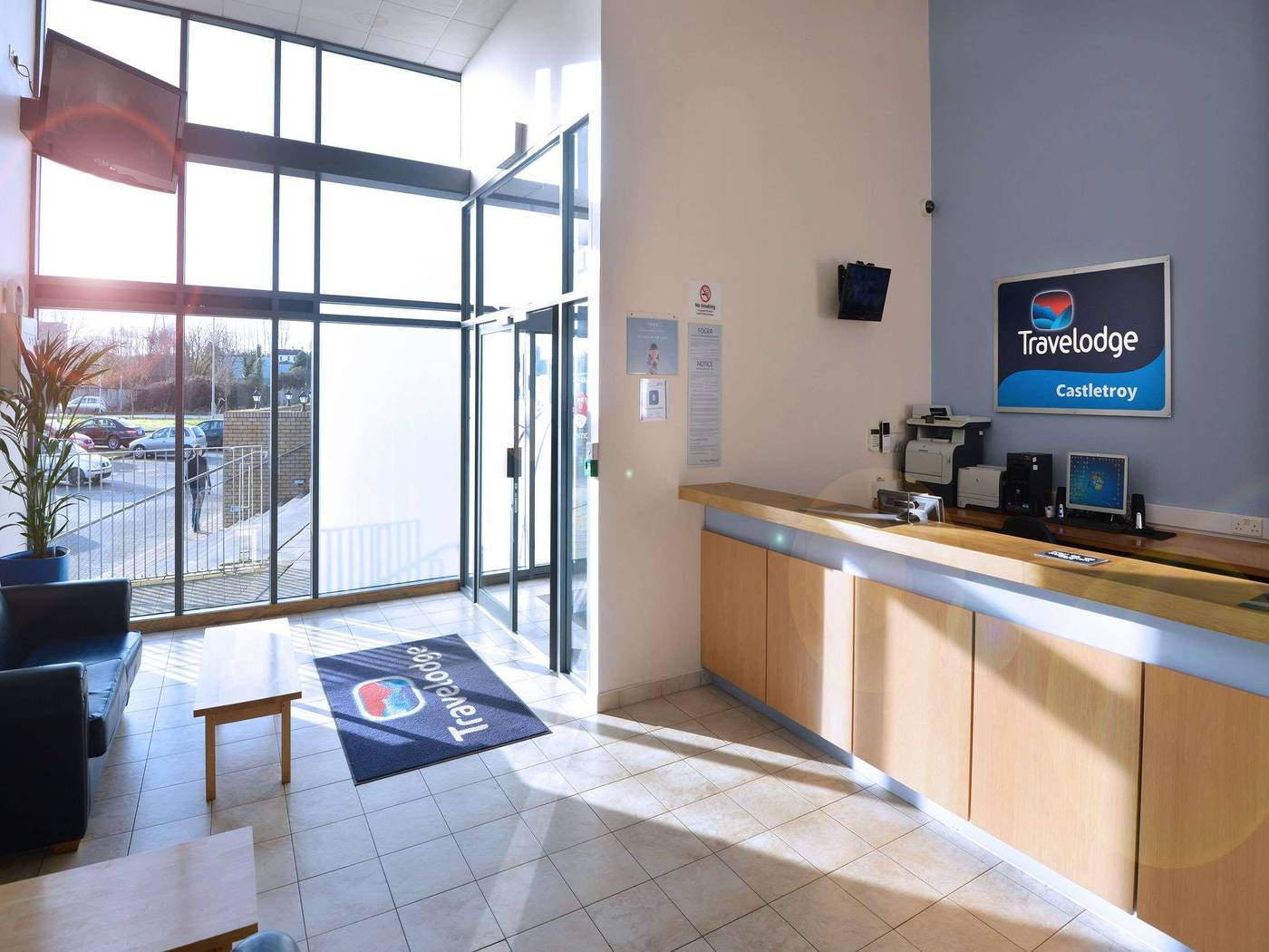 Travelodge Limerick Castletroy-Ireland-LIMERICK-Lobby-6