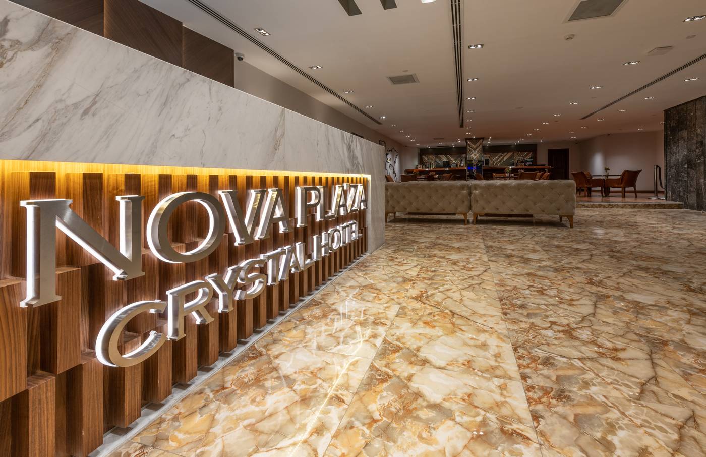 Nova-Plaza-Crystal-Hotel-Lobby-3