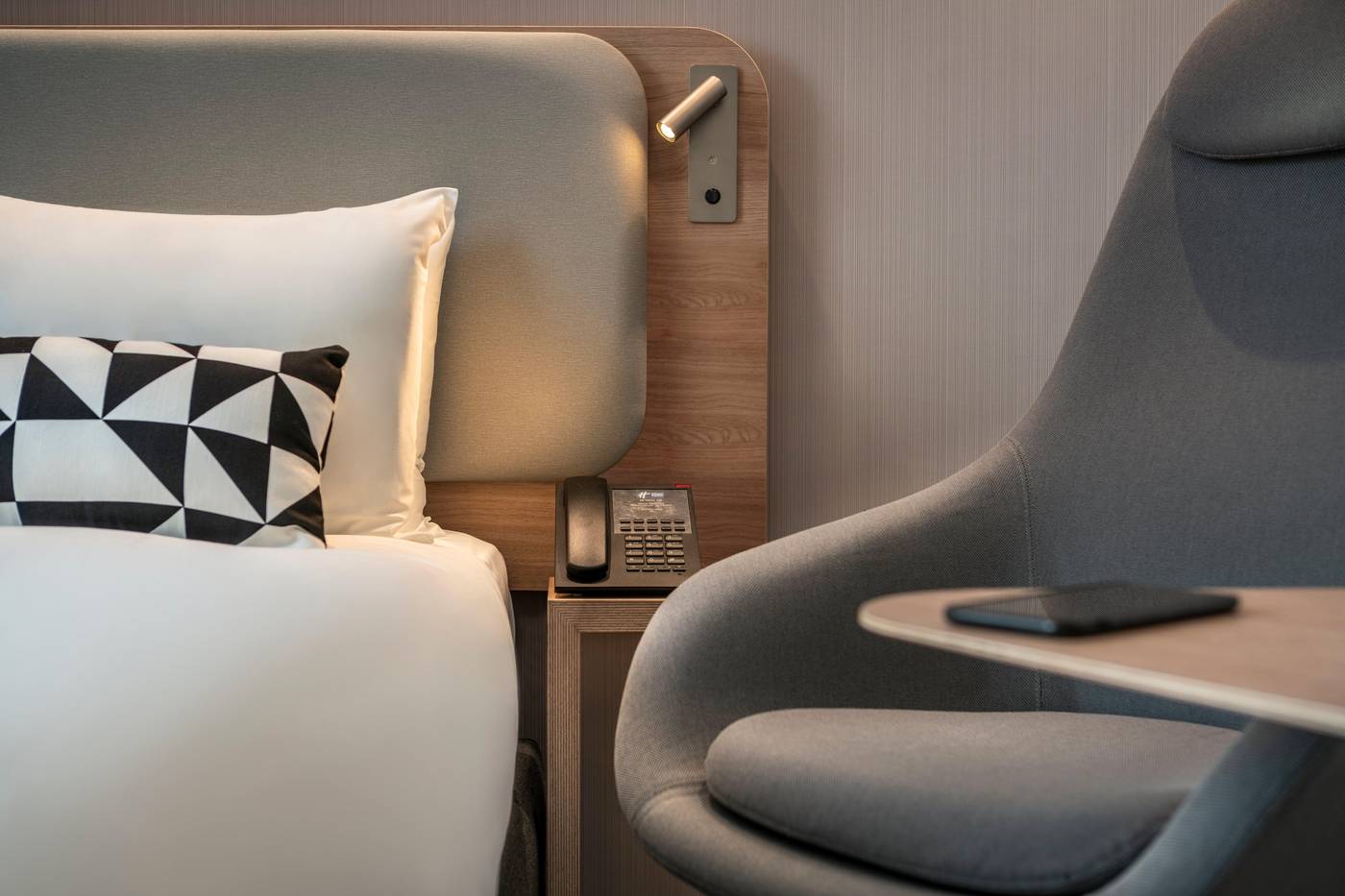 Holiday-Inn-Express-Marne-La-Vallee-Val-D-Europe-Room-20