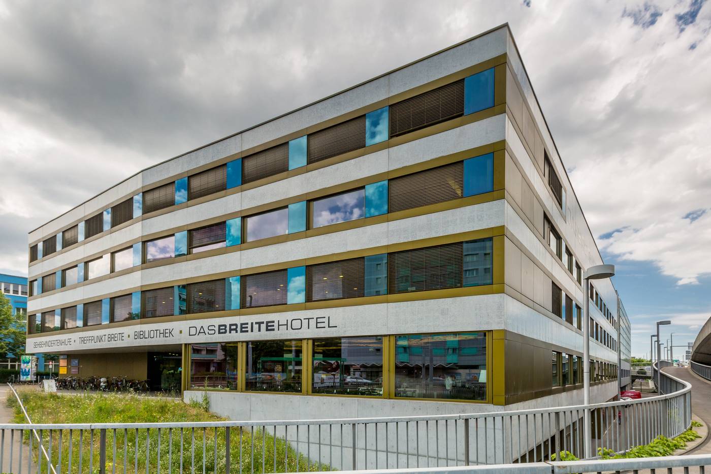 Dasbreitehotel Am Rhein-Switzerland-BASEL-General view-10