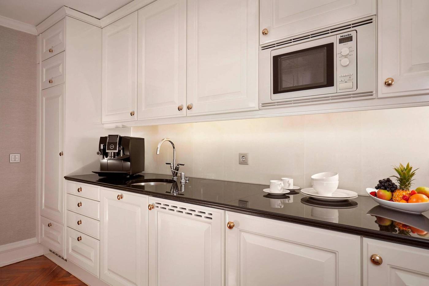 Ritz-Carlton-Berlin-Room-9