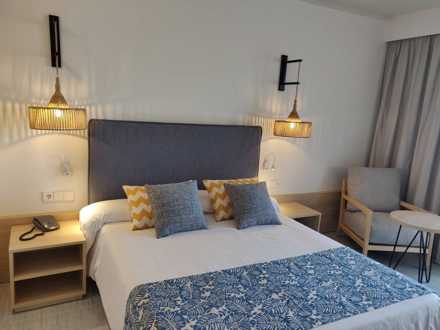 Cabogata-Garden-Room-24