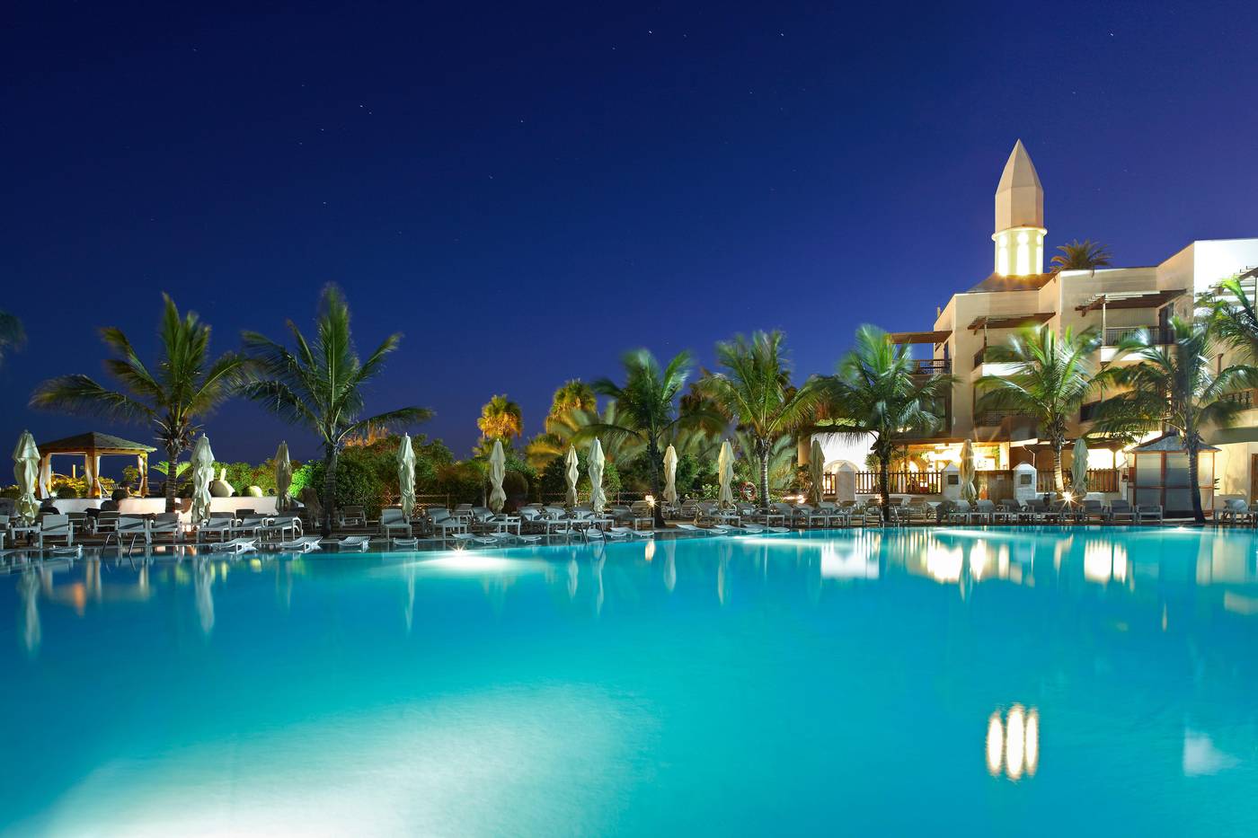 Princesa-Yaiza-Suite-Hotel-Resort-Pool-1