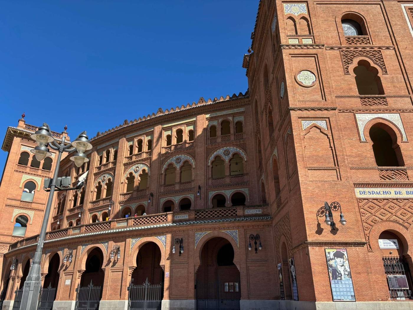 ibis-Madrid-Centro-las-Ventas-General-view-3
