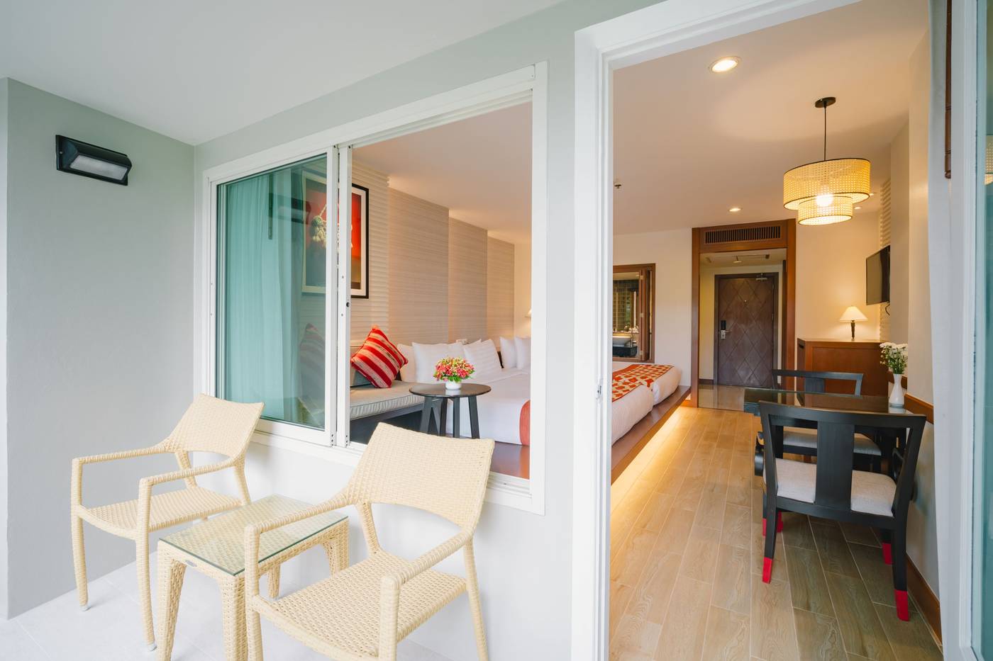 Royal-Paradise-Room-39