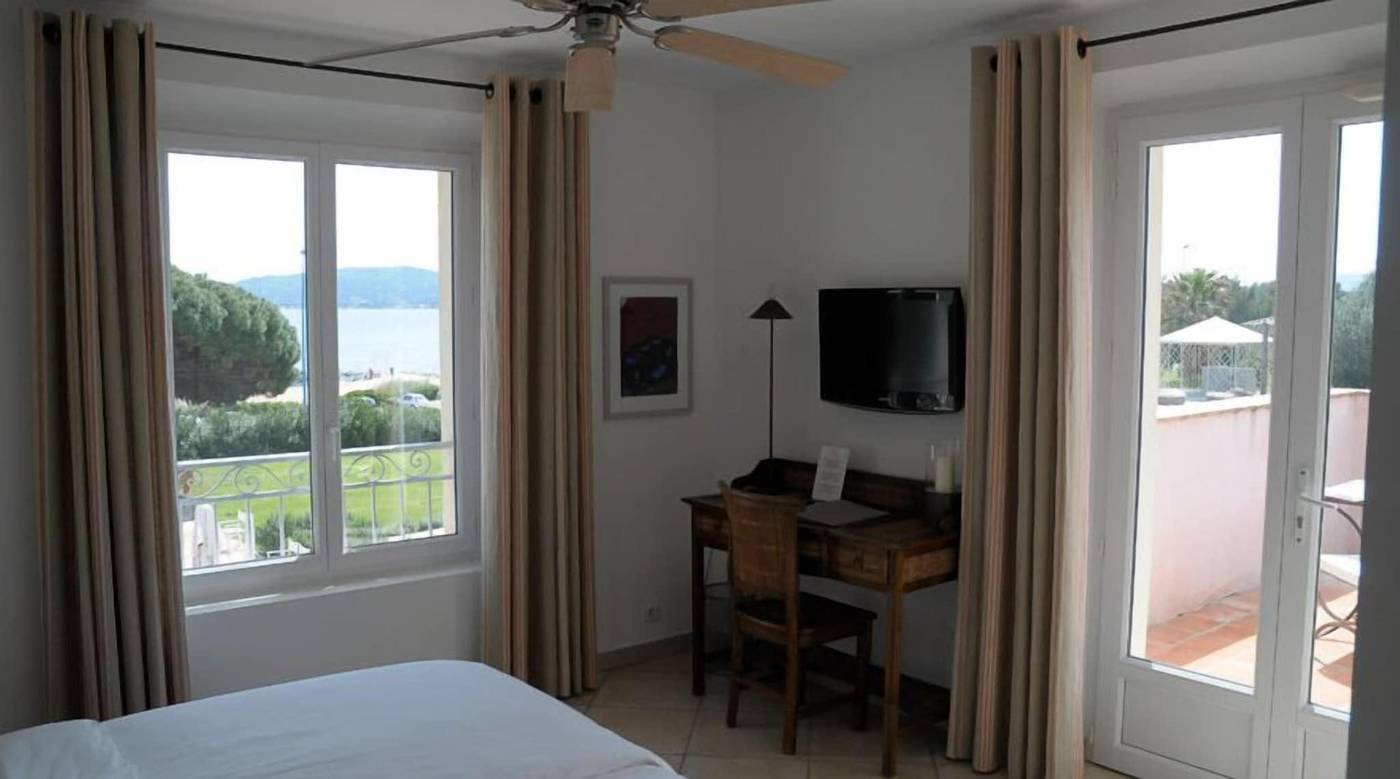 Hotel-Villa-Les-Rosiers-Room-20