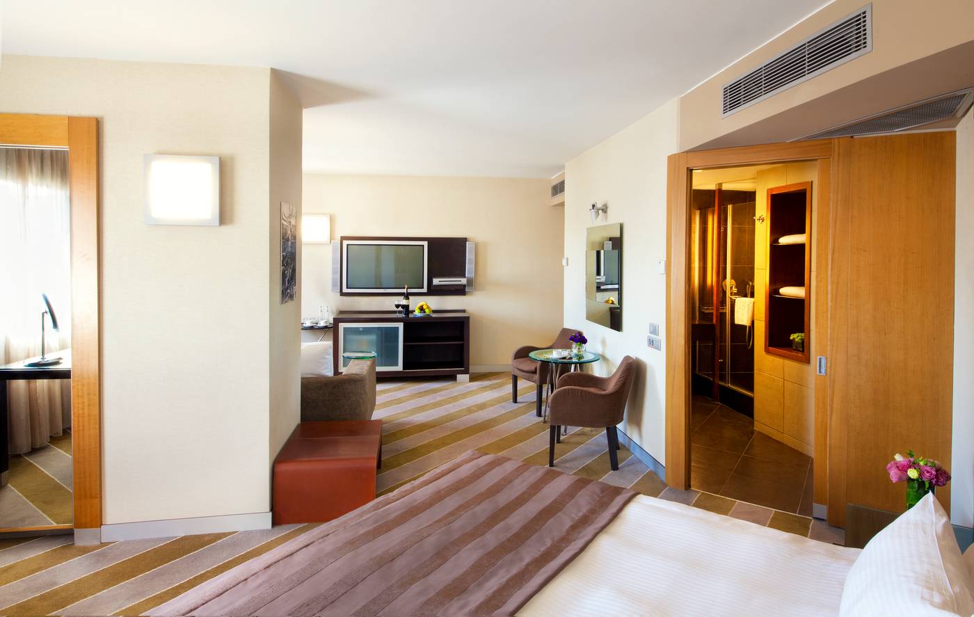 Point-Hotel-Taksim-Room-27
