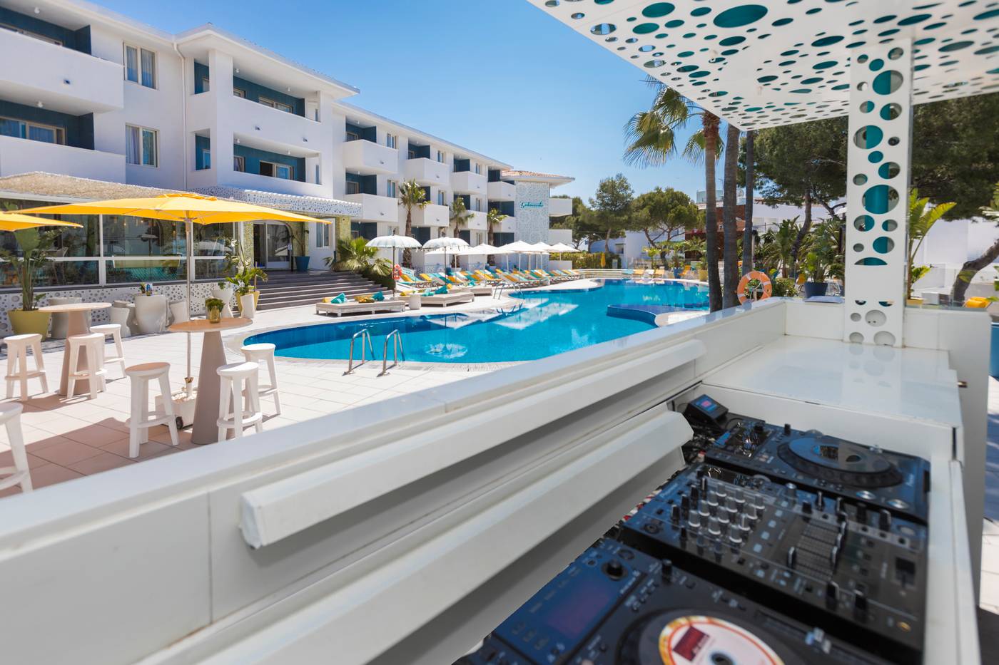 Sotavento Club Apartments - Magaluf, Majorca - On The Beach