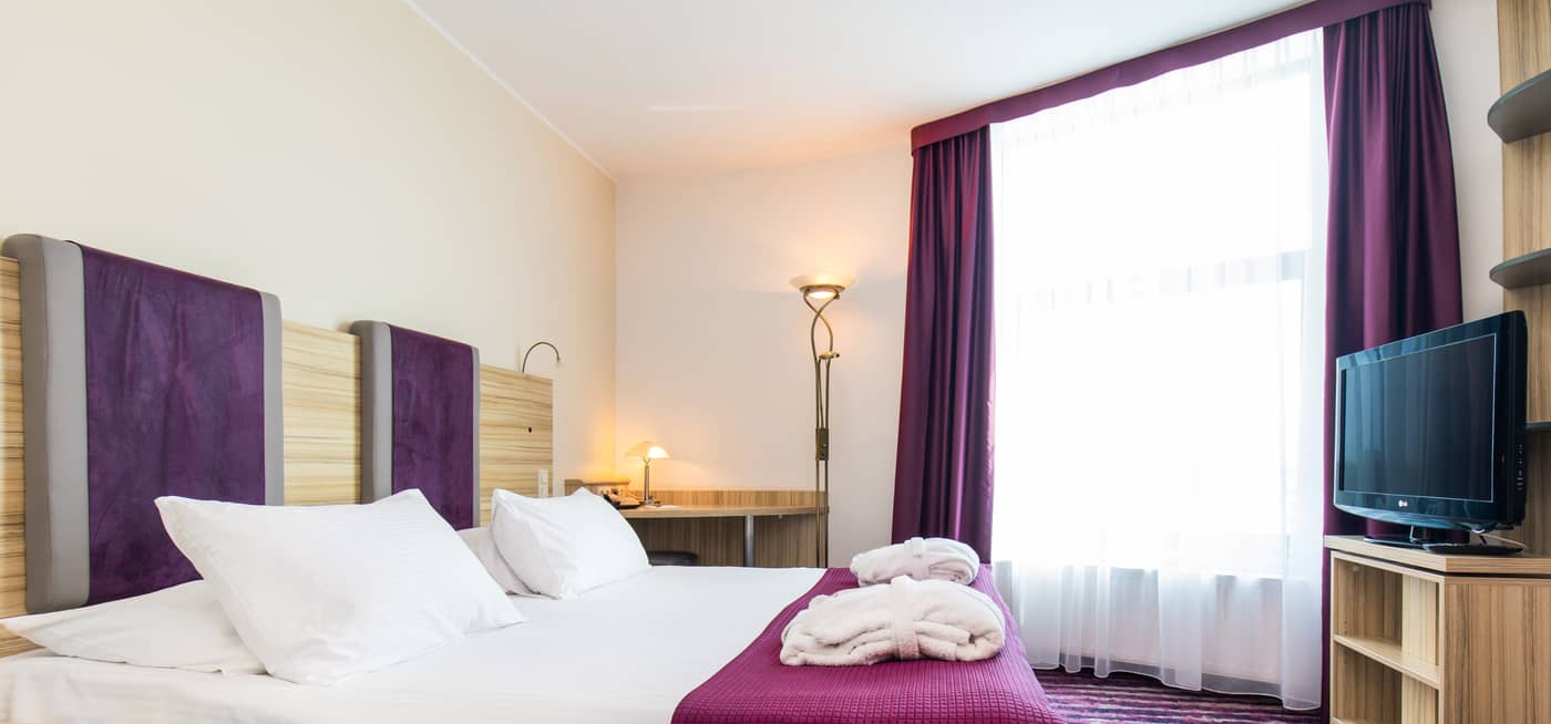 Galaxy-Hotel-Room-21